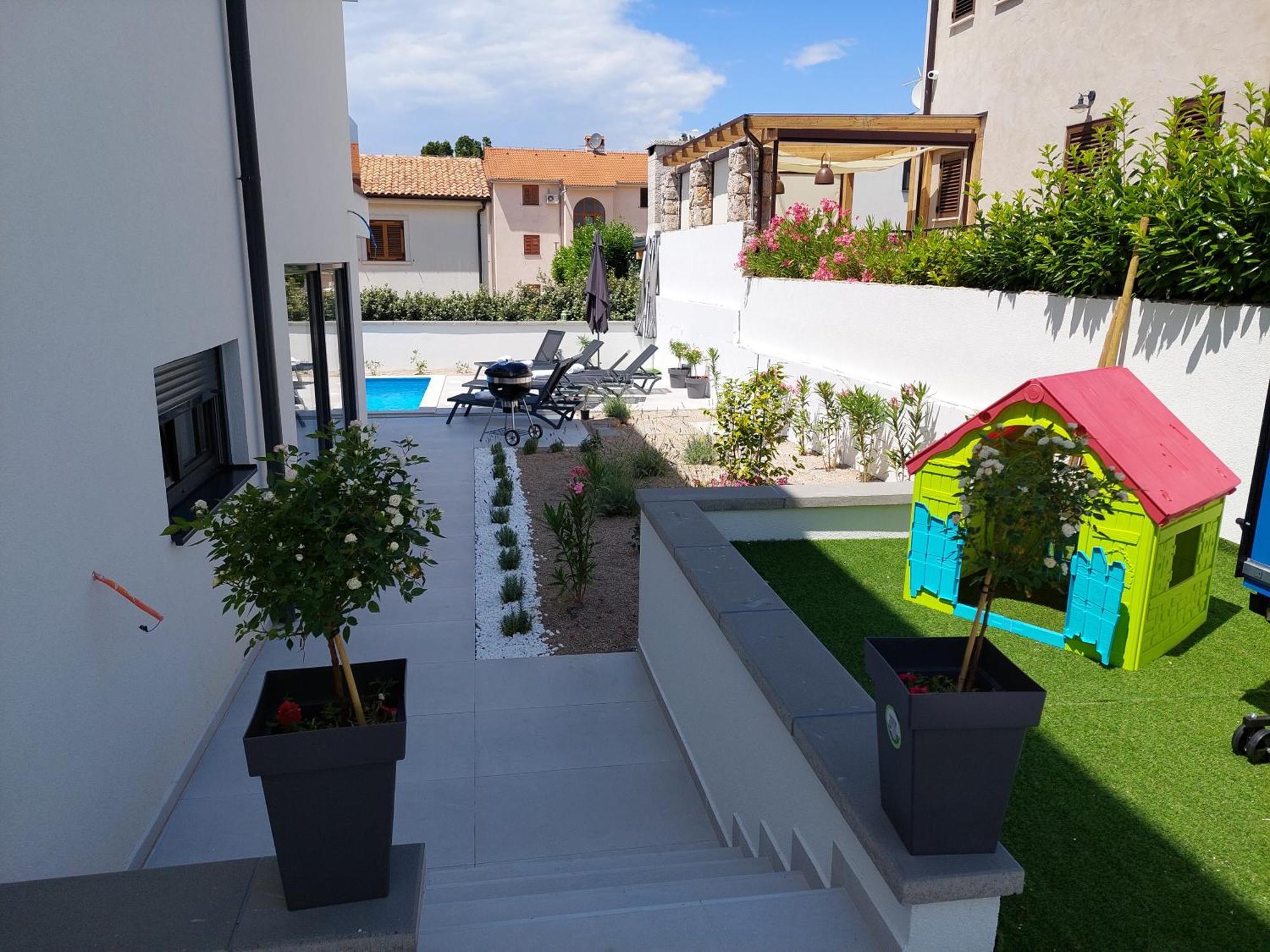 Rosa Apartment